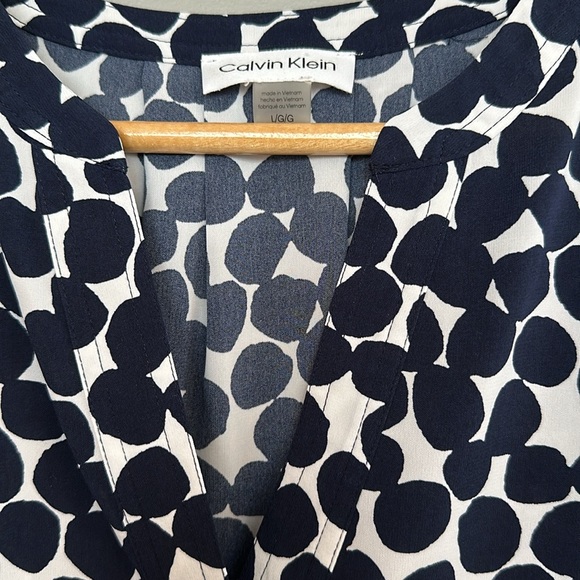 Calvin Klein Tallia Flutter Sleeve Blouse, Size Large - Picture 6 of 7